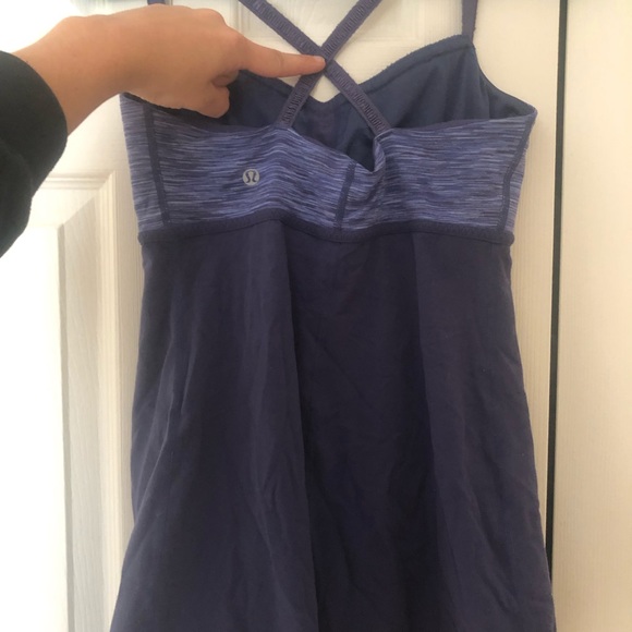 Size 6 lululemon workout top. - Picture 2 of 3